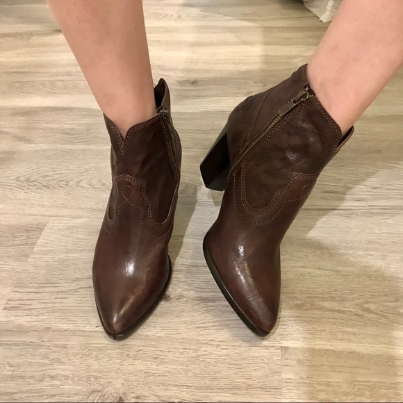 Frye Renee Seam Brown Leather Short Ankle Bootie - Picture 5 of 16